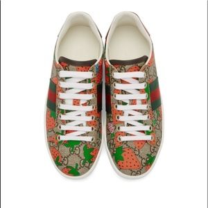 ❌SOLD❌ Gucci Supreme Strawberry Ace Sneakers Sz38